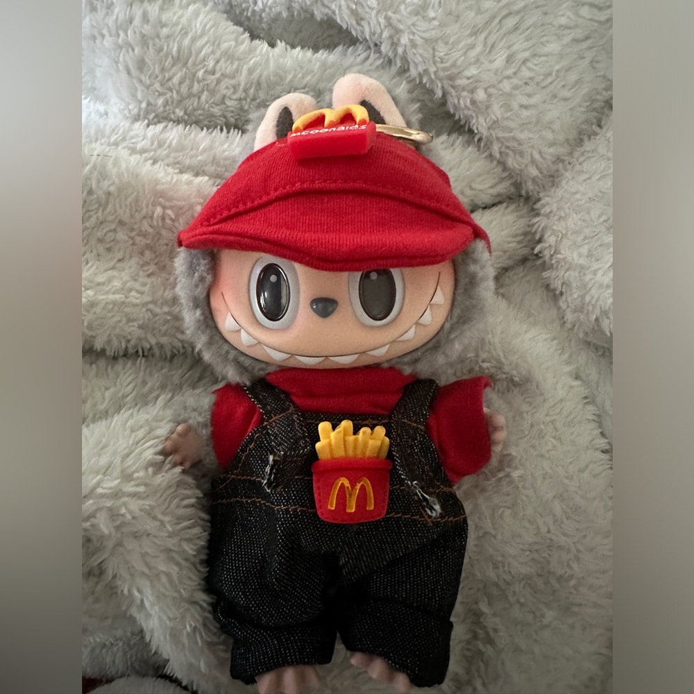 Labubu clothing - hat, shirt, jeans (doll not included)